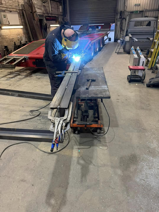 Trailerman. Scott Thomas designed and carried out all work from start to finish. All part ordering all fabrication work and even delivered to the customer Direct envolvement Trailerman Ltd.